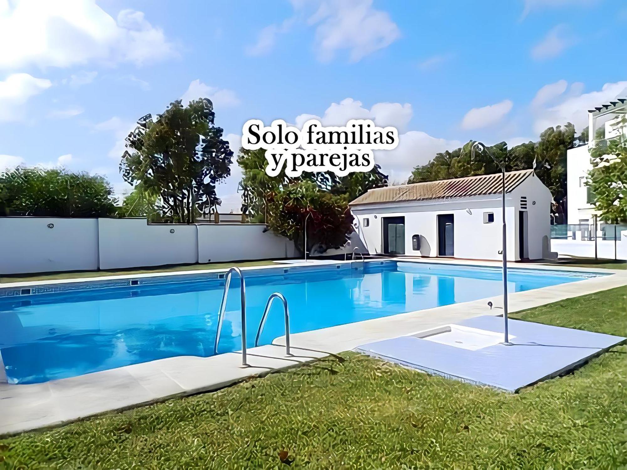 Apartamento Junto Al Mar Piscina Solo Familias Conil De La Frontera Luaran gambar